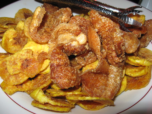 Fried Plantain Chips With Garlic Sauce